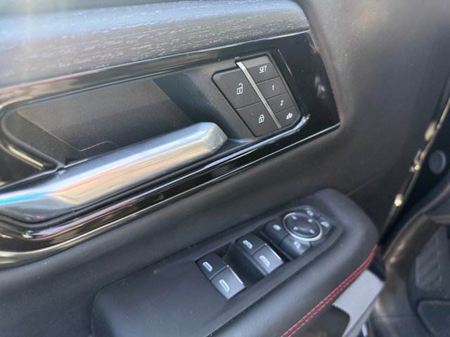 Certified 2026 GMC Yukon AT4 Ultimate AWD/4WD image 18