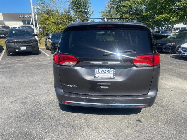 Certified 2020 Chrysler Pacifica Touring-L Plus image 4