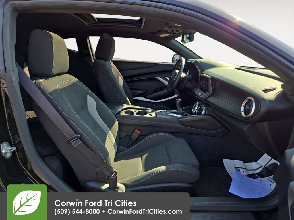 Used 2018 Chevrolet Camaro SS image 32