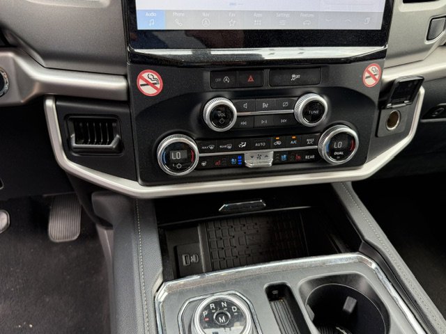 Used 2024 Ford Expedition XLT image 14