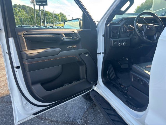 Used 2024 GMC Sierra 1500 AT4 w/ AT4 Premium Package AWD/4WD image 9