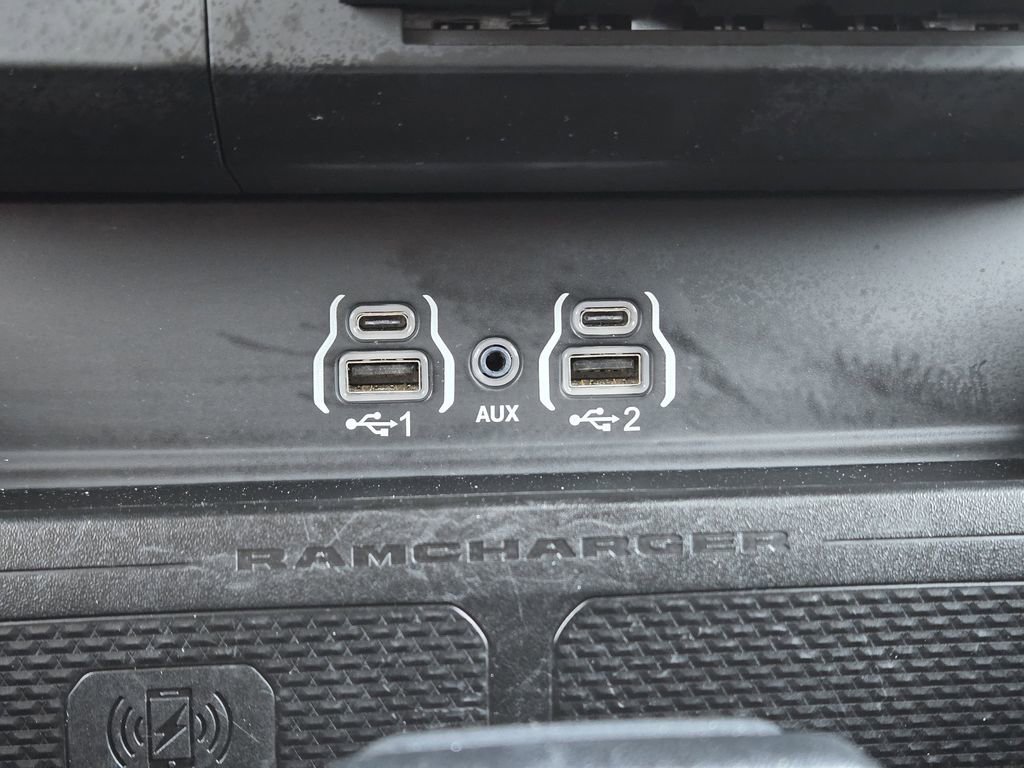 Used 2025 RAM 1500 Laramie AWD/4WD image 22