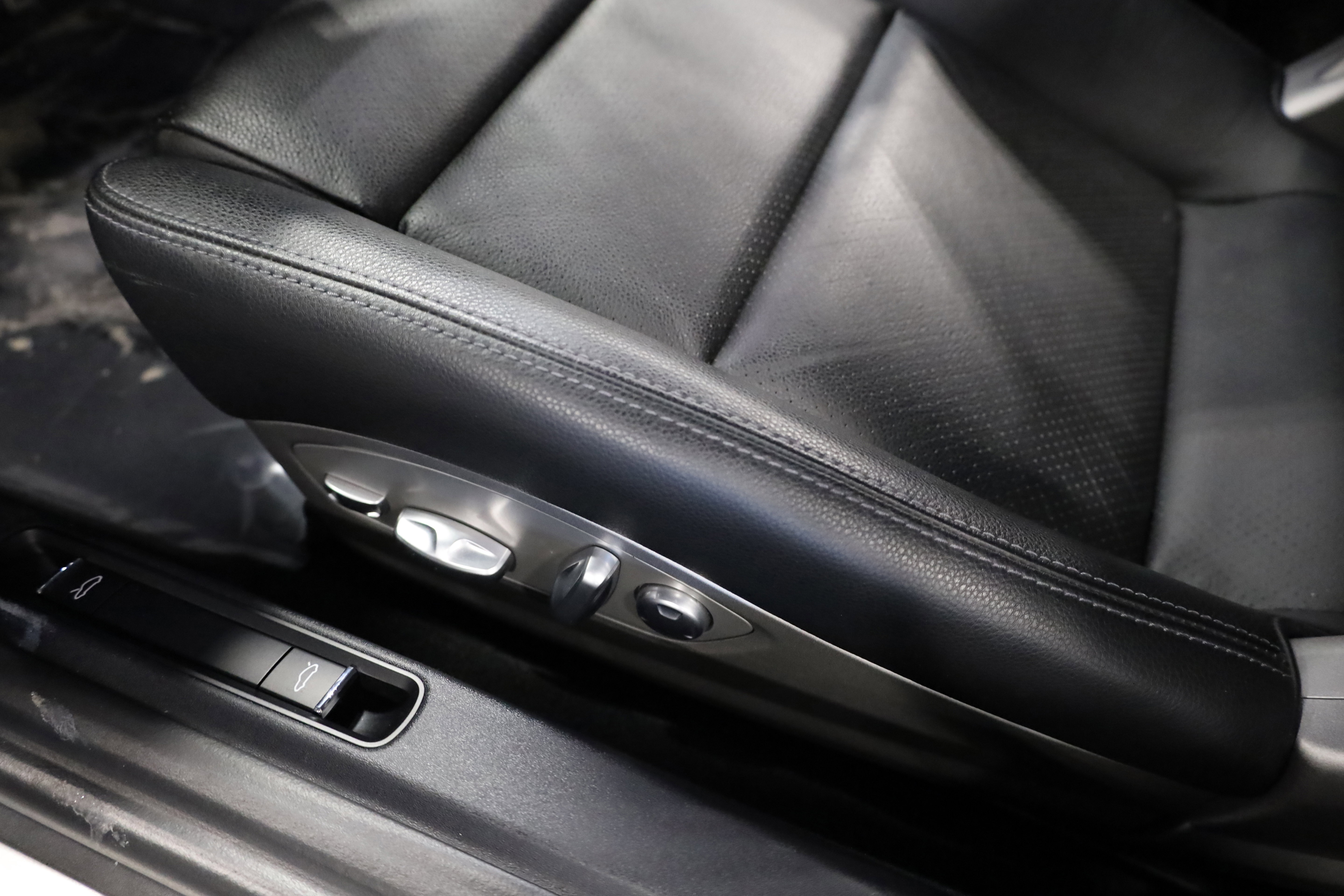 Used 2019 Porsche 718 Cayman S image 18