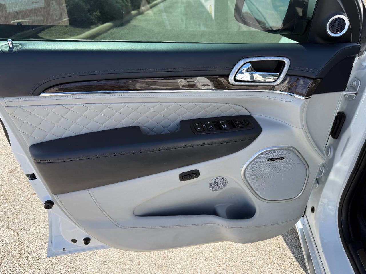 Used 2018 Jeep Grand Cherokee Summit image 11