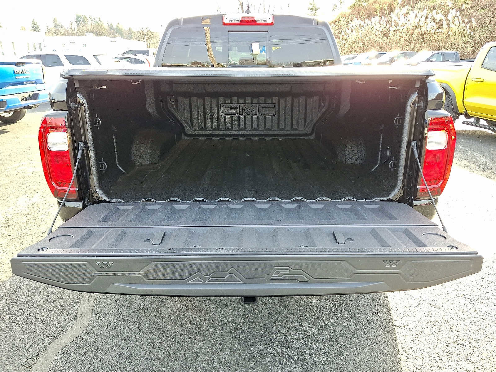 Used 2025 GMC Canyon Denali w/ LPO, Denali Black Edition image 28