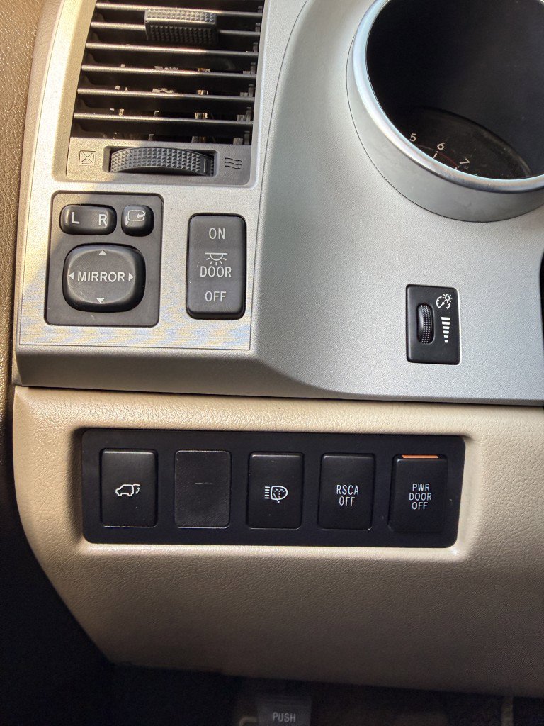 Used 2008 Toyota Sequoia Limited image 27