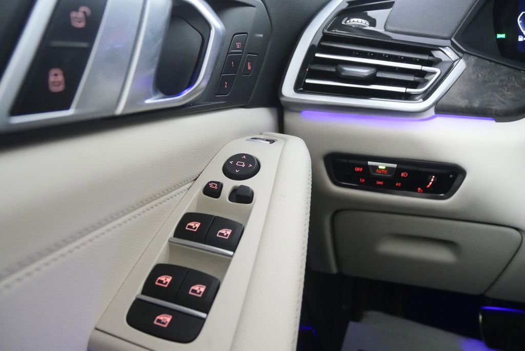 Used 2022 BMW X5 xDrive40i w/ M Sport Package image 20