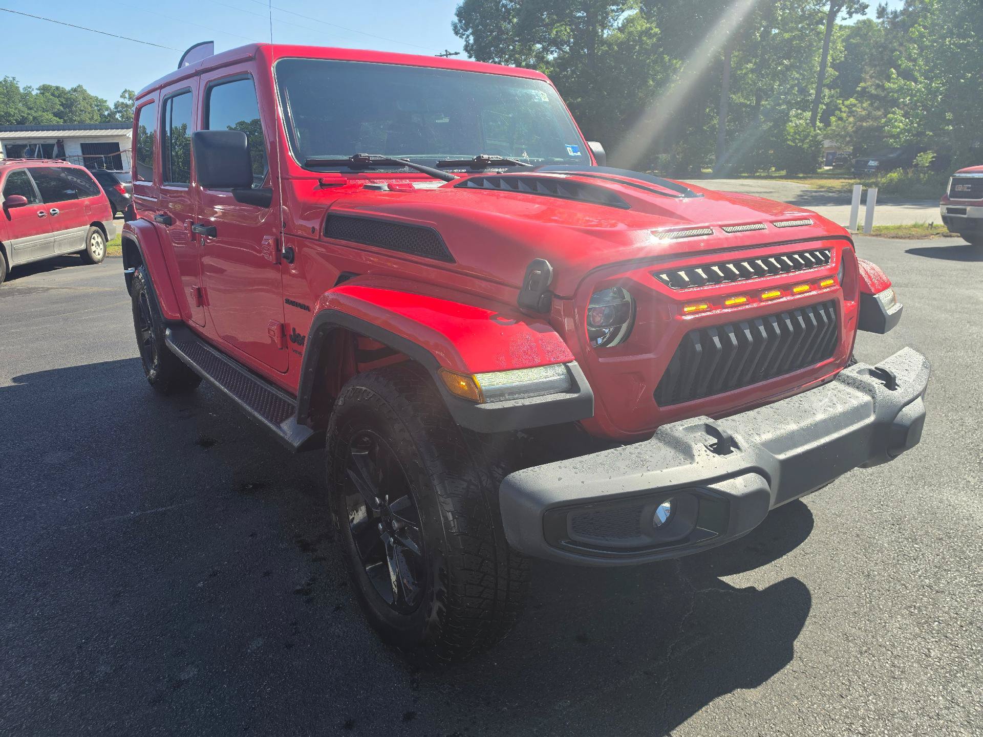 Used 2021 Jeep Wrangler Unlimited Sahara AWD/4WD image 6