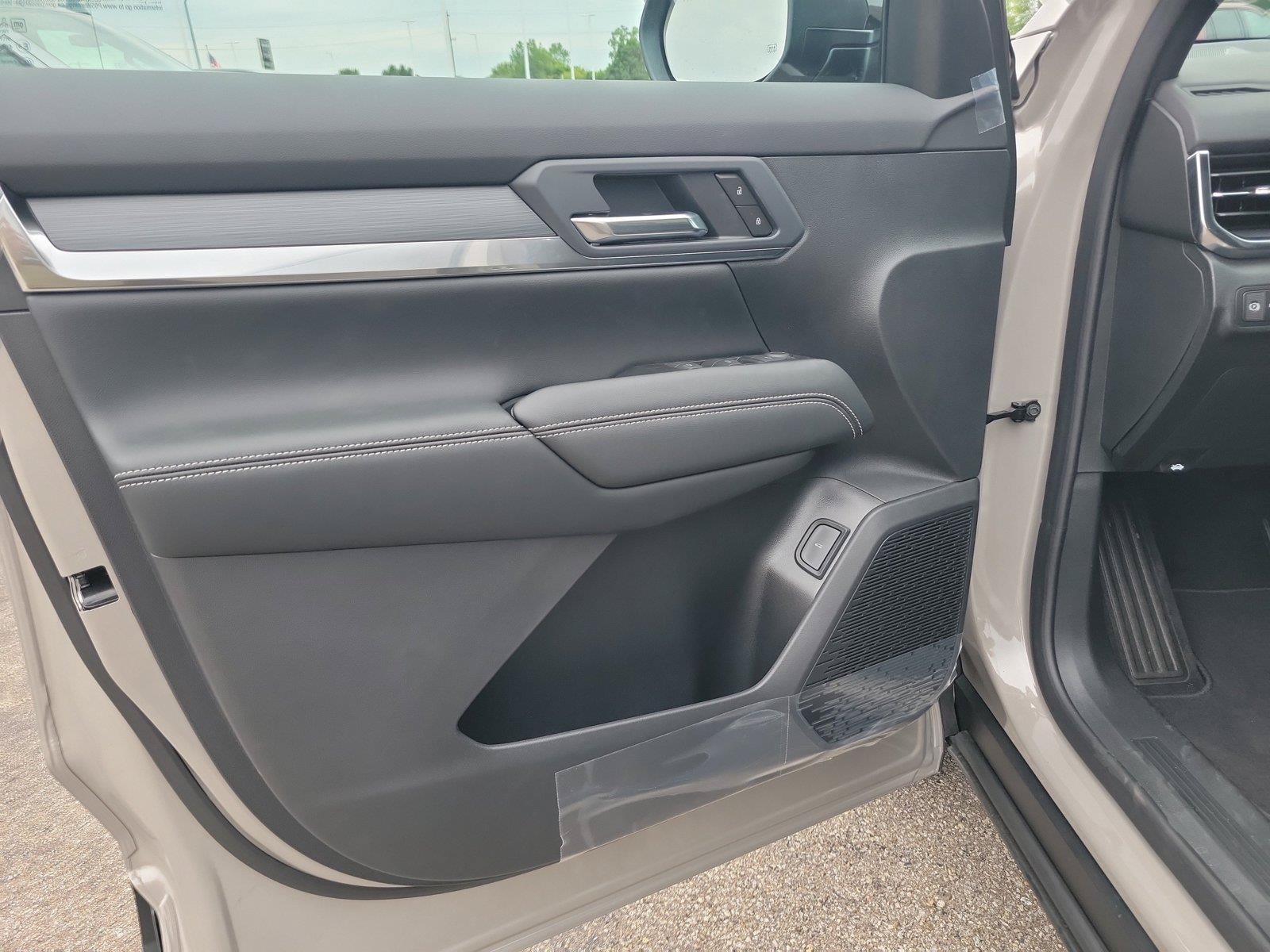 New 2027 GMC Terrain Elevation w/ Elevation Premium Package AWD/4WD image 18