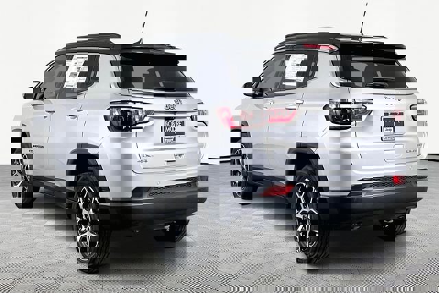 New 2026 Jeep Compass Limited image 4