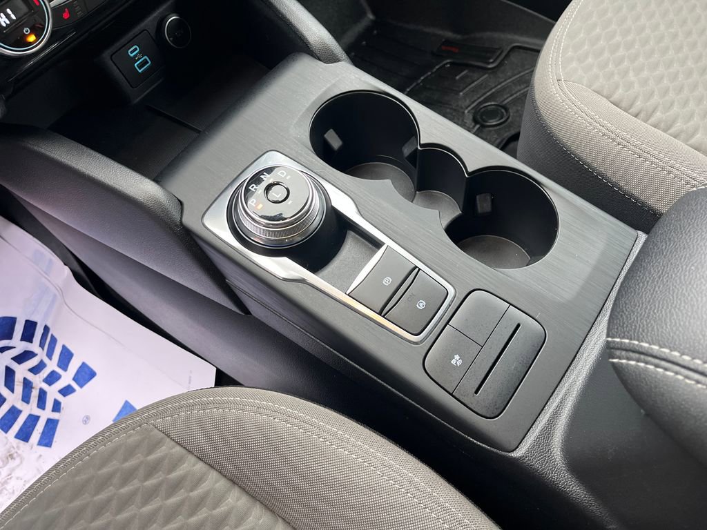 Used 2021 Ford Escape SE w/ SE Sport Appearance Package image 25