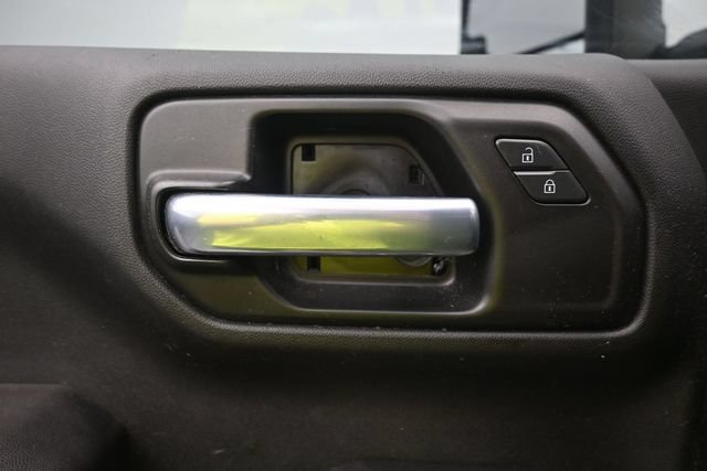 Used 2020 Chevrolet Silverado 1500 Custom Trail Boss w/ Custom Convenience Package AWD/4WD image 2