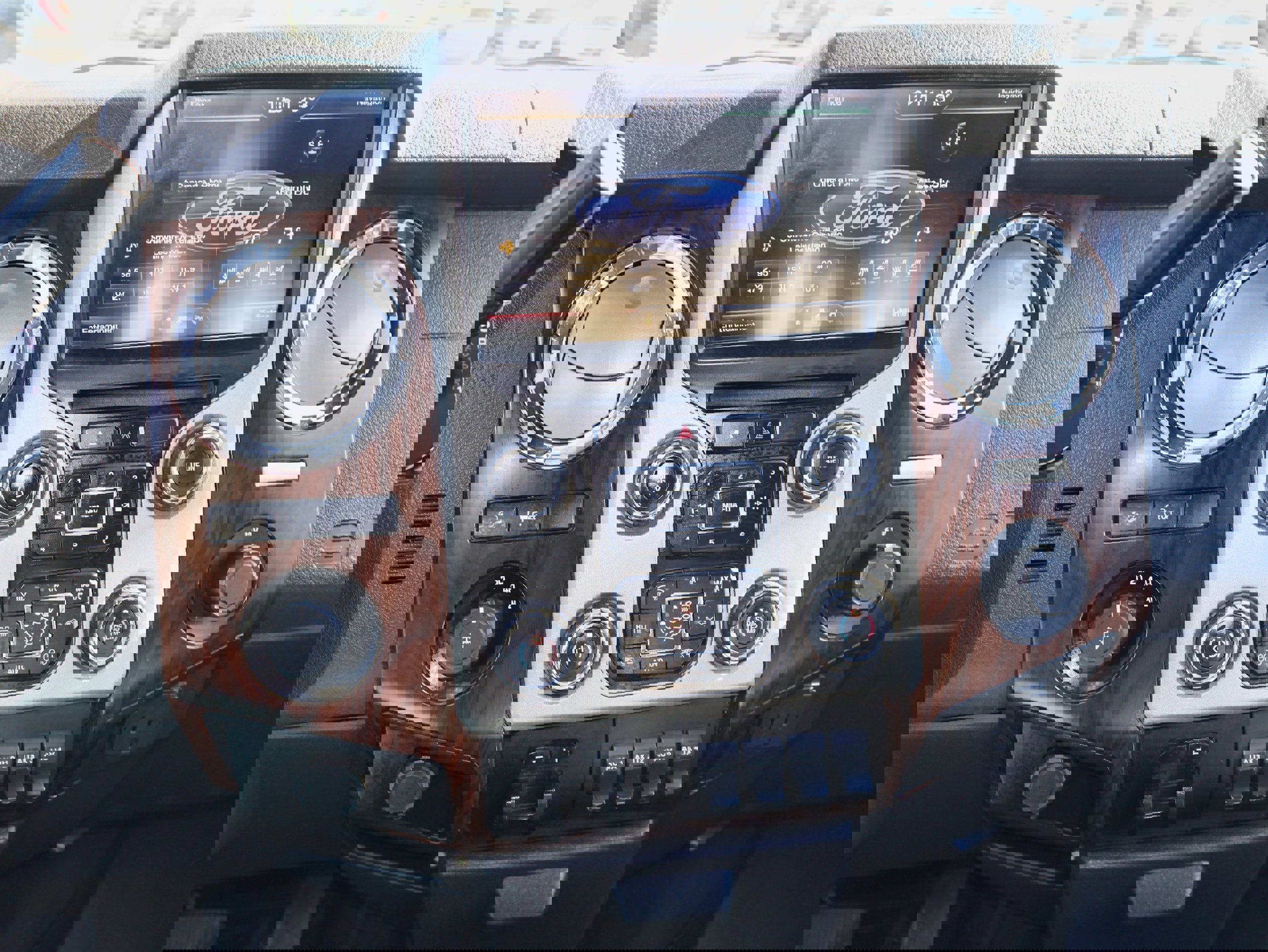 Used 2014 Ford F350 Lariat w/ Lariat Ultimate Package image 20