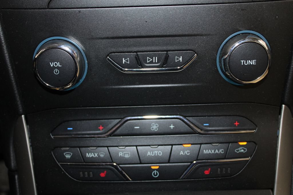 Used 2019 Ford Edge SEL w/ Equipment Group 201A FWD image 27