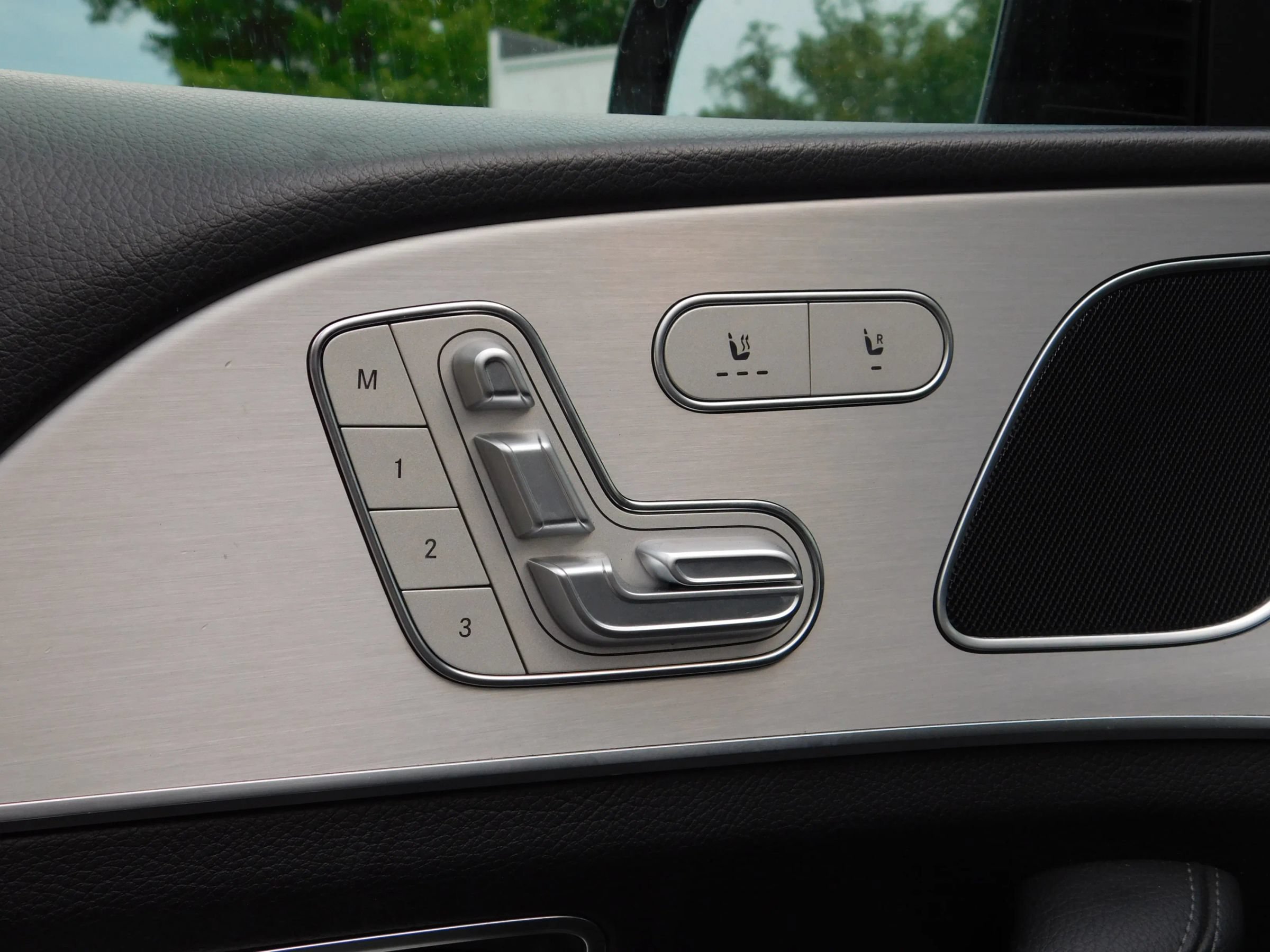 Used 2024 Mercedes-Benz GLE 450e 4MATIC image 18