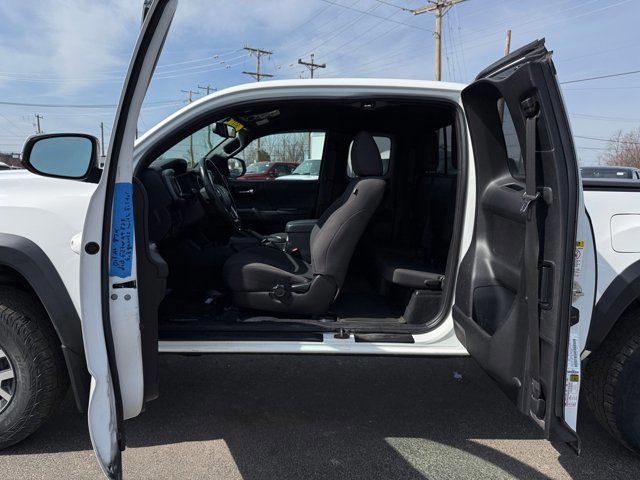 Used 2017 Toyota Tacoma TRD Off-Road w/ Tow Package image 20