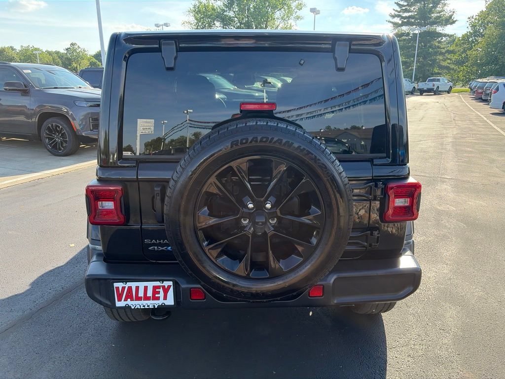 Used 2025 Jeep Wrangler Unlimited Sahara AWD/4WD image 6