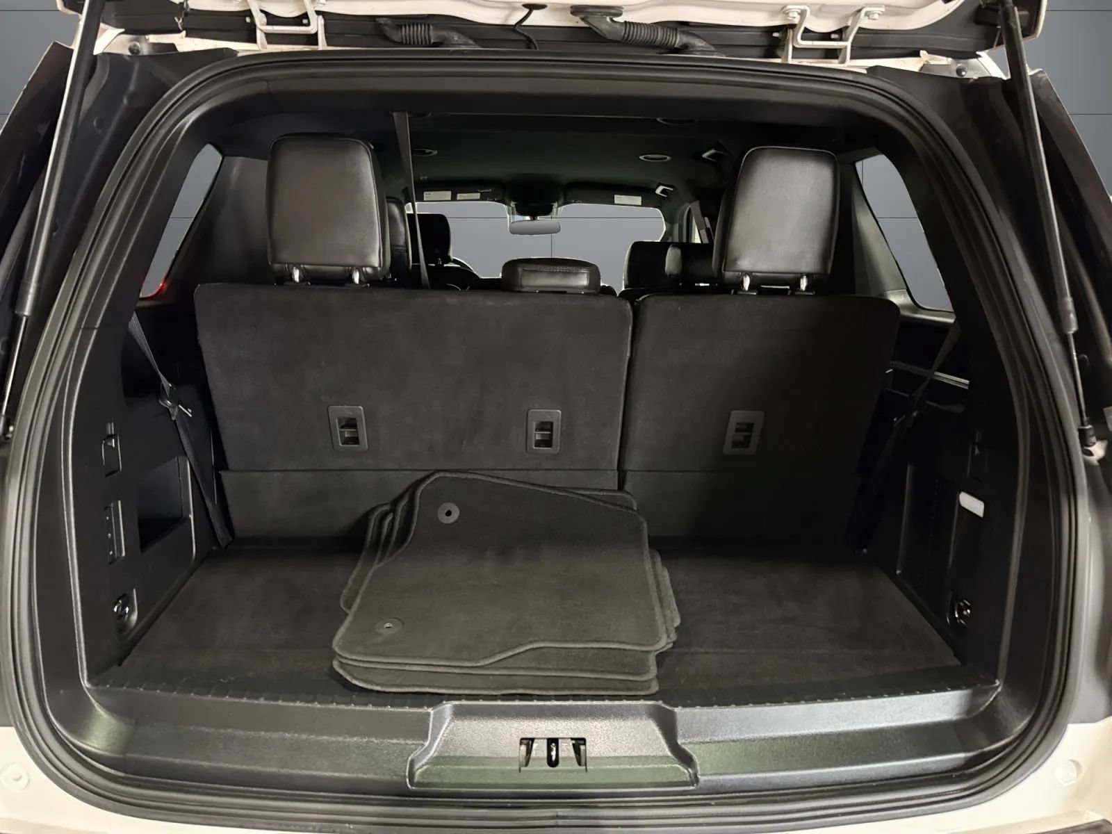 Used 2018 Ford Expedition XLT AWD/4WD image 10