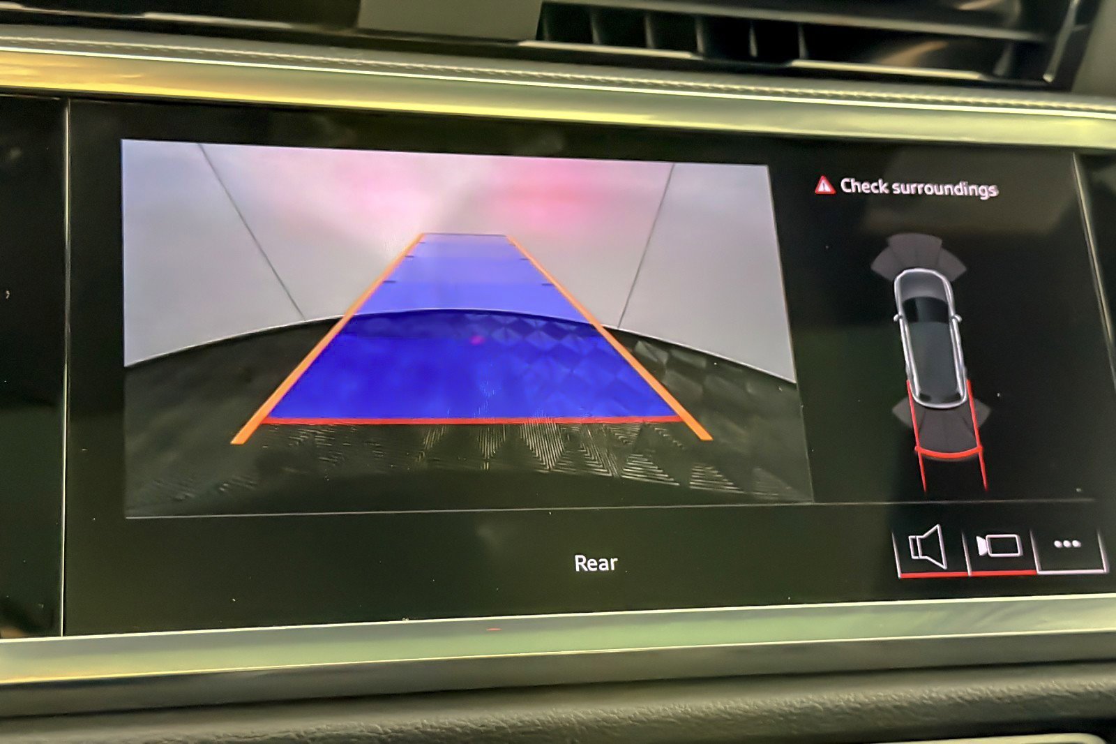 Used 2025 Audi Q3 2.0T Premium w/ Convenience Package image 18