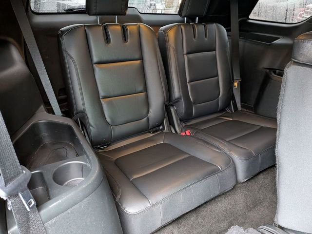 Used 2018 Ford Explorer XLT w/ Equipment Group 202A image 28