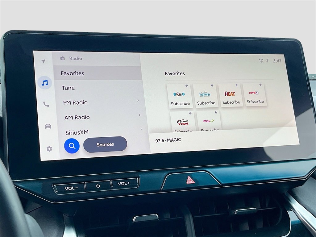 Used 2024 Toyota Venza XLE image 14