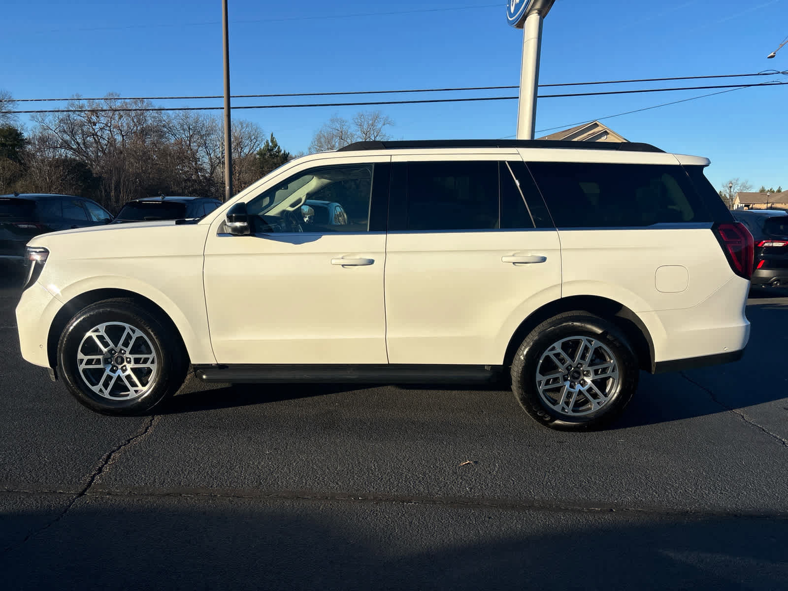 Used 2025 Ford Expedition Active image 28