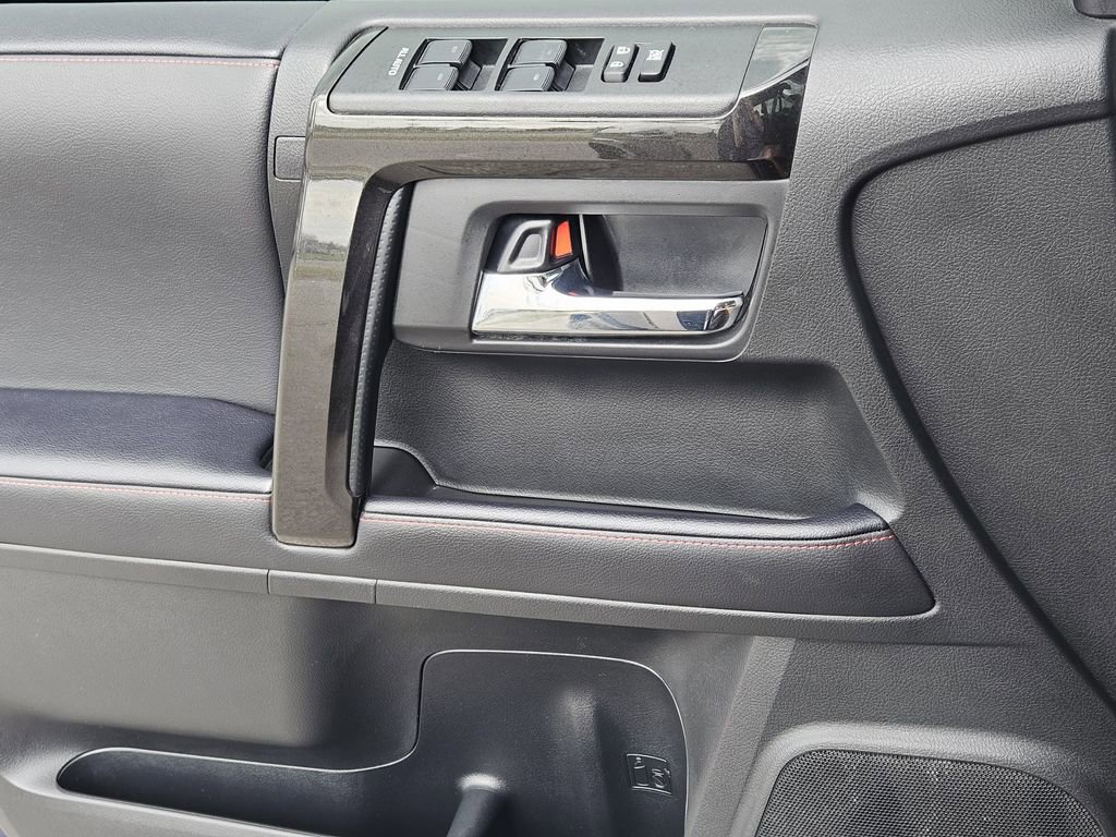 Used 2022 Toyota 4Runner TRD Off-Road image 18