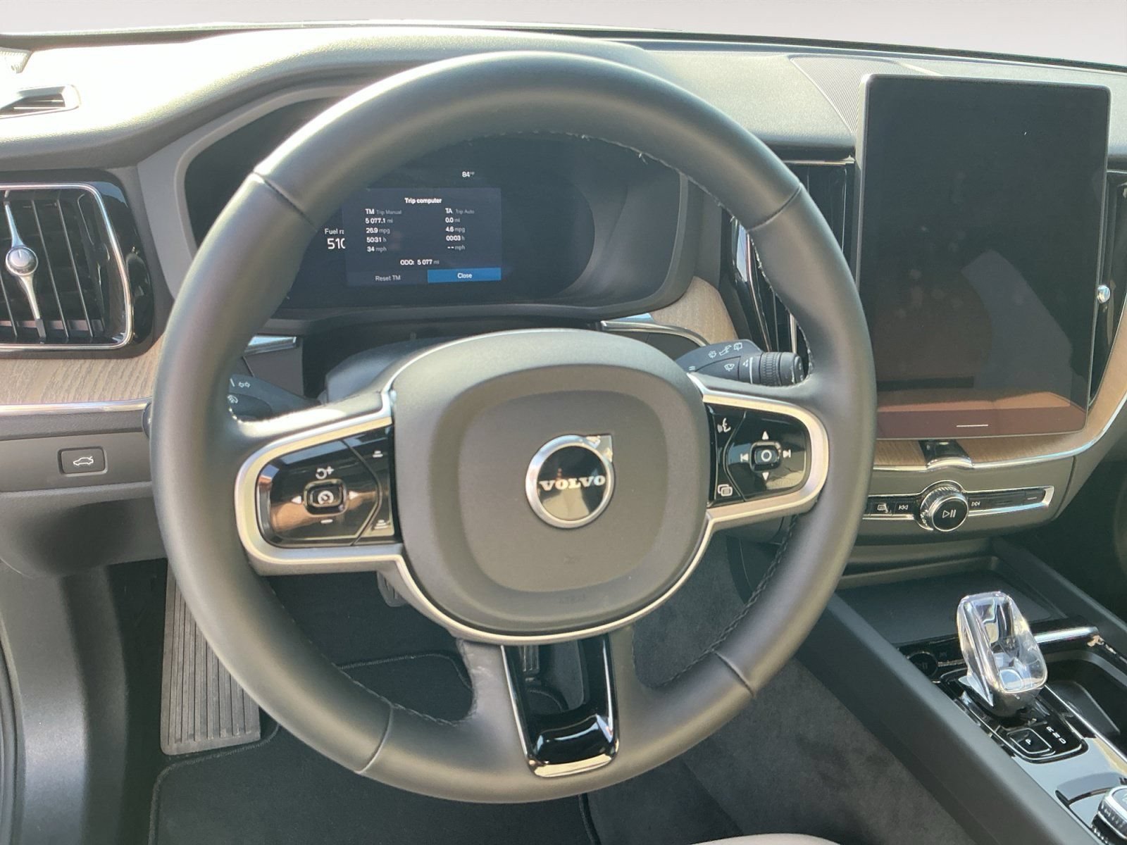 New 2026 Volvo XC60 B5 Plus w/ Protection Package Premier AWD/4WD image 12