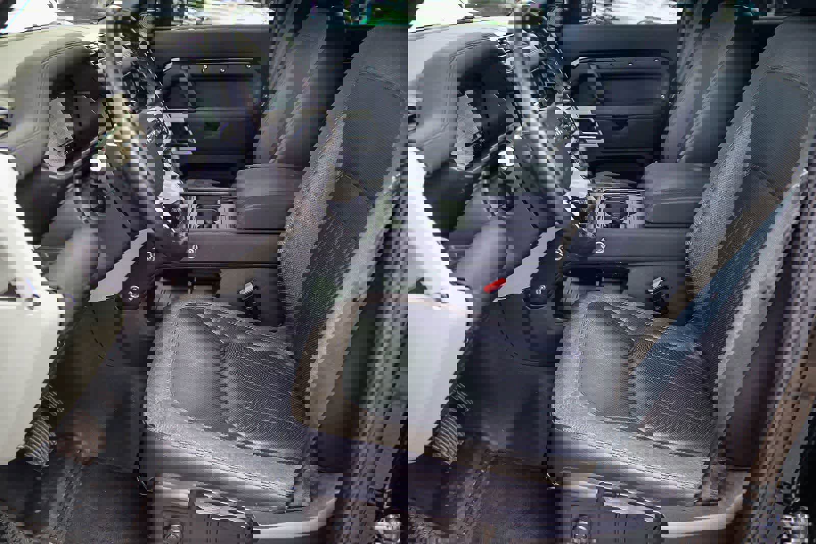 Used 2020 Land Rover Defender 110 S image 19