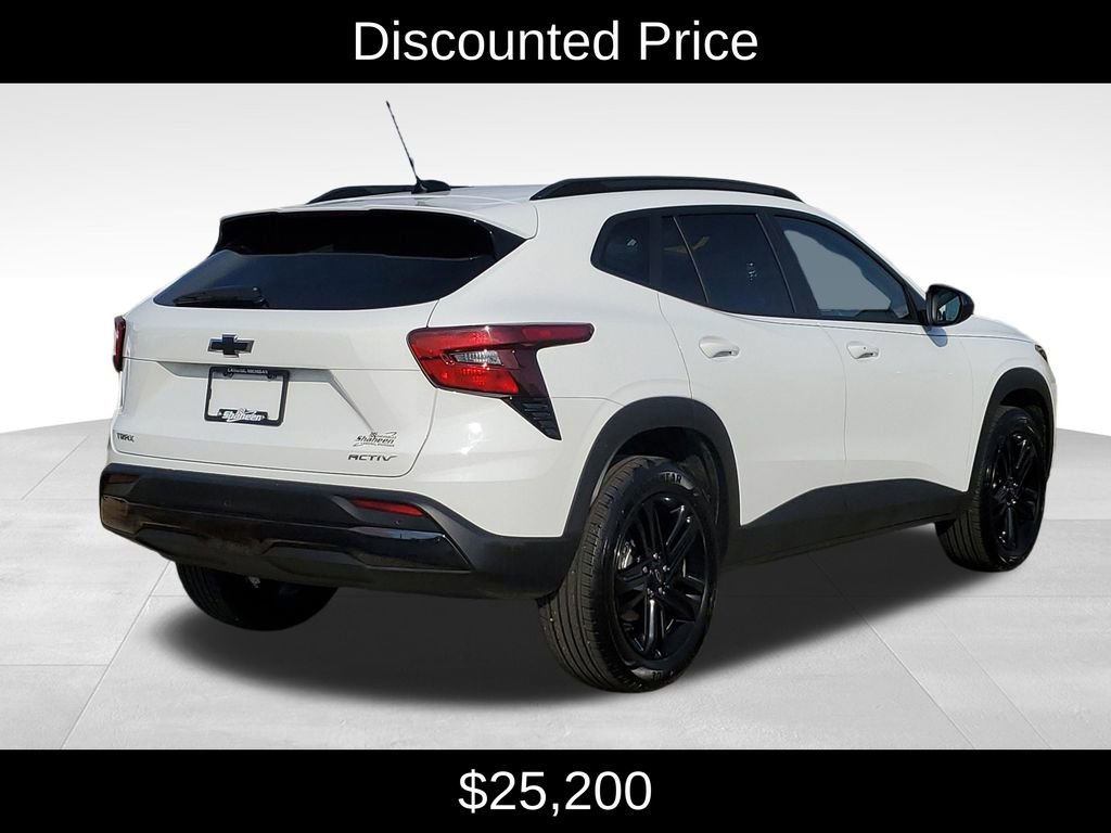 Used 2025 Chevrolet Trax ACTIV w/ Driver Confidence Package image 3