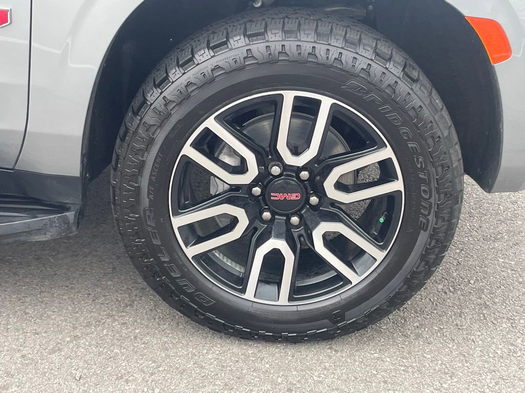 Used 2023 GMC Yukon AT4 w/ Technology Package image 32