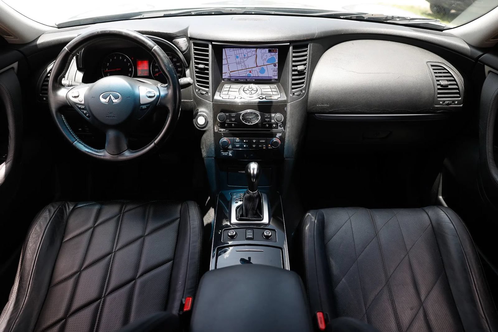 Used 2011 INFINITI FX35 2WD w/ Premium Pkg image 2