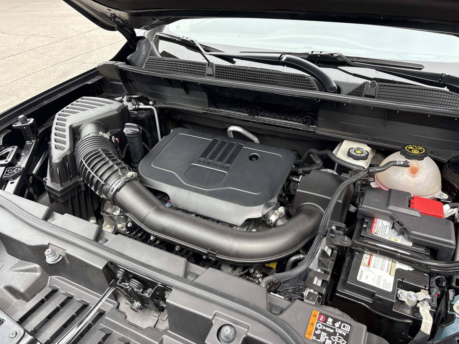 Used 2023 GMC Acadia SLE w/ Driver Convenience Package FWD image 39