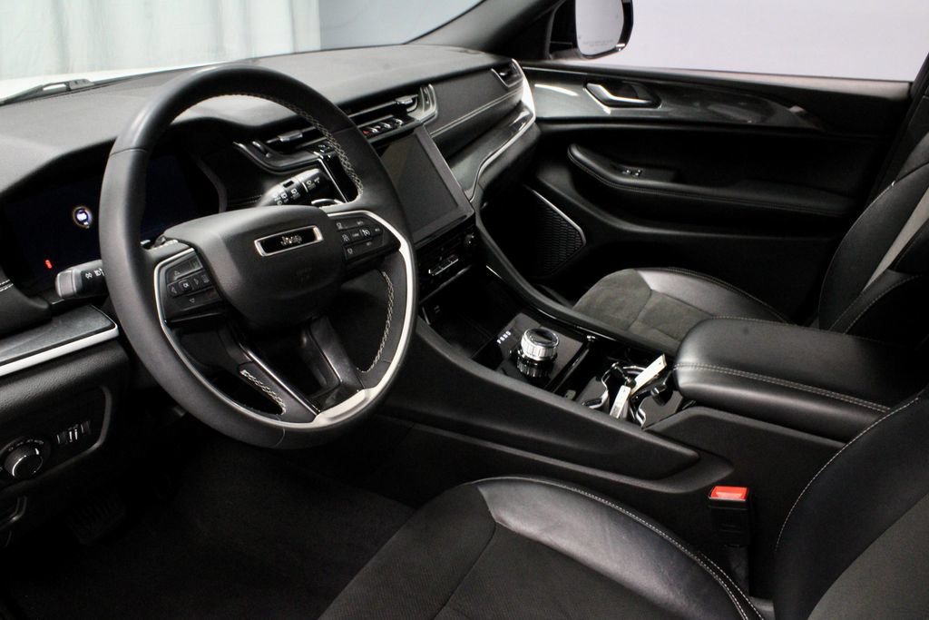 Used 2023 Jeep Grand Cherokee Altitude AWD/4WD image 22