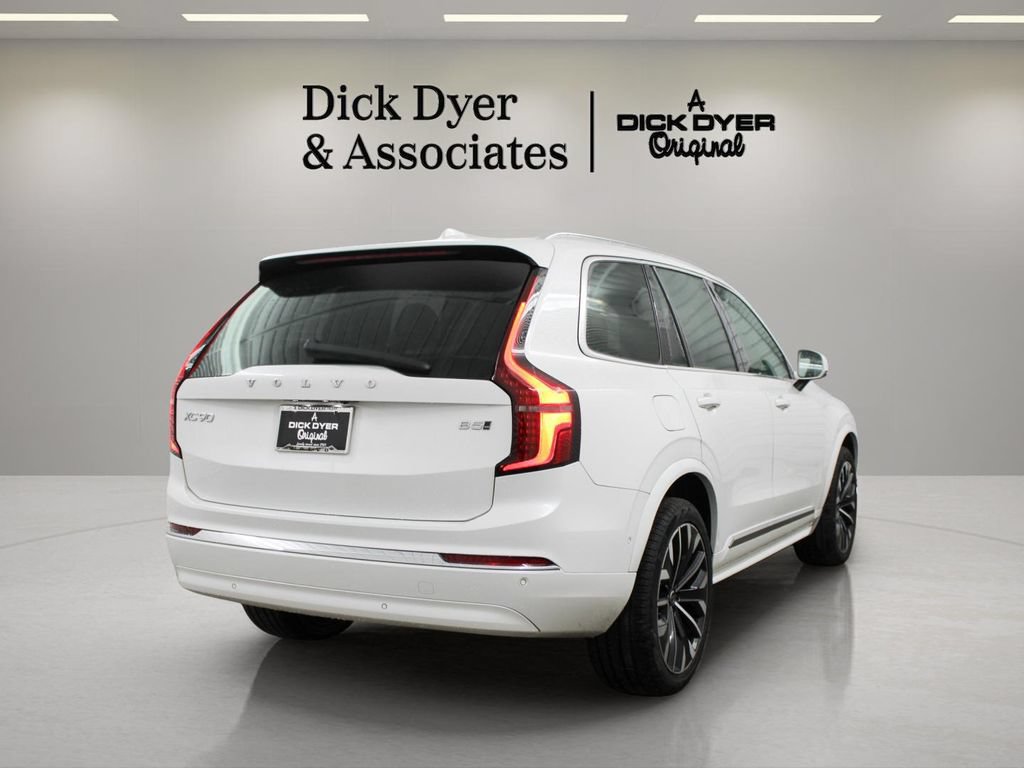 Certified 2025 Volvo XC90 B5 Ultra AWD/4WD image 11