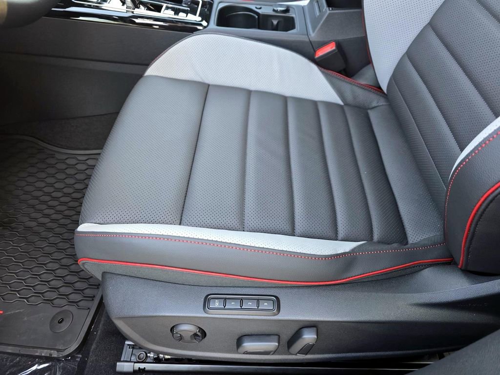 New 2026 Volkswagen GTI SE FWD image 21