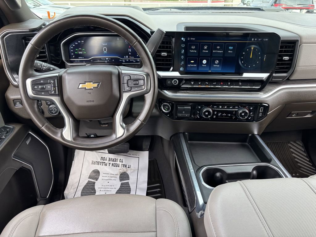 Used 2024 Chevrolet Silverado 2500 LTZ w/ LTZ Convenience Package image 10