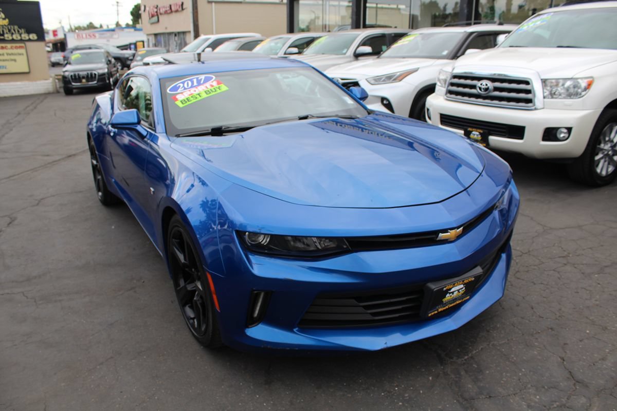 Used 2017 Chevrolet Camaro LT RWD image 8
