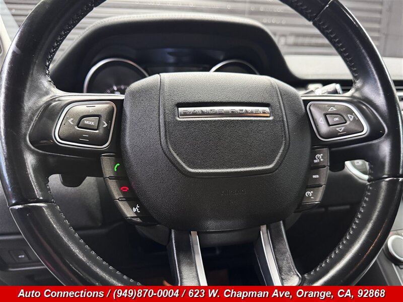 Used 2018 Land Rover Range Rover Evoque SE AWD/4WD image 11