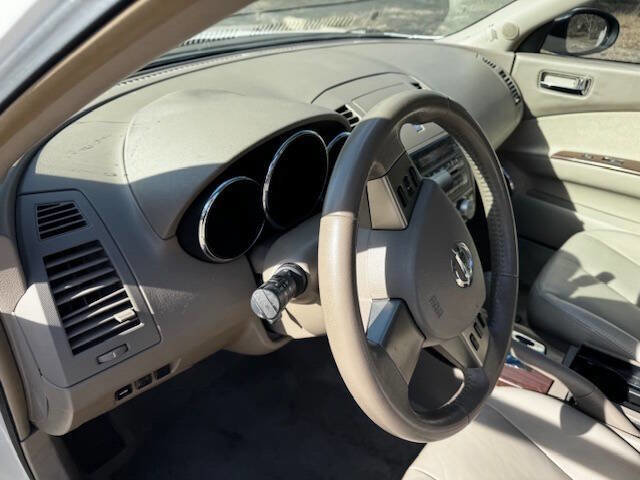 Used 2005 Nissan Altima 3.5 SE w/ (V01) Leather Pkg FWD image 36