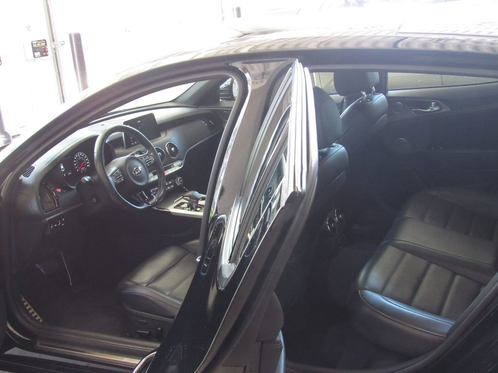 Used 2019 Kia Stinger GT2 AWD/4WD image 13
