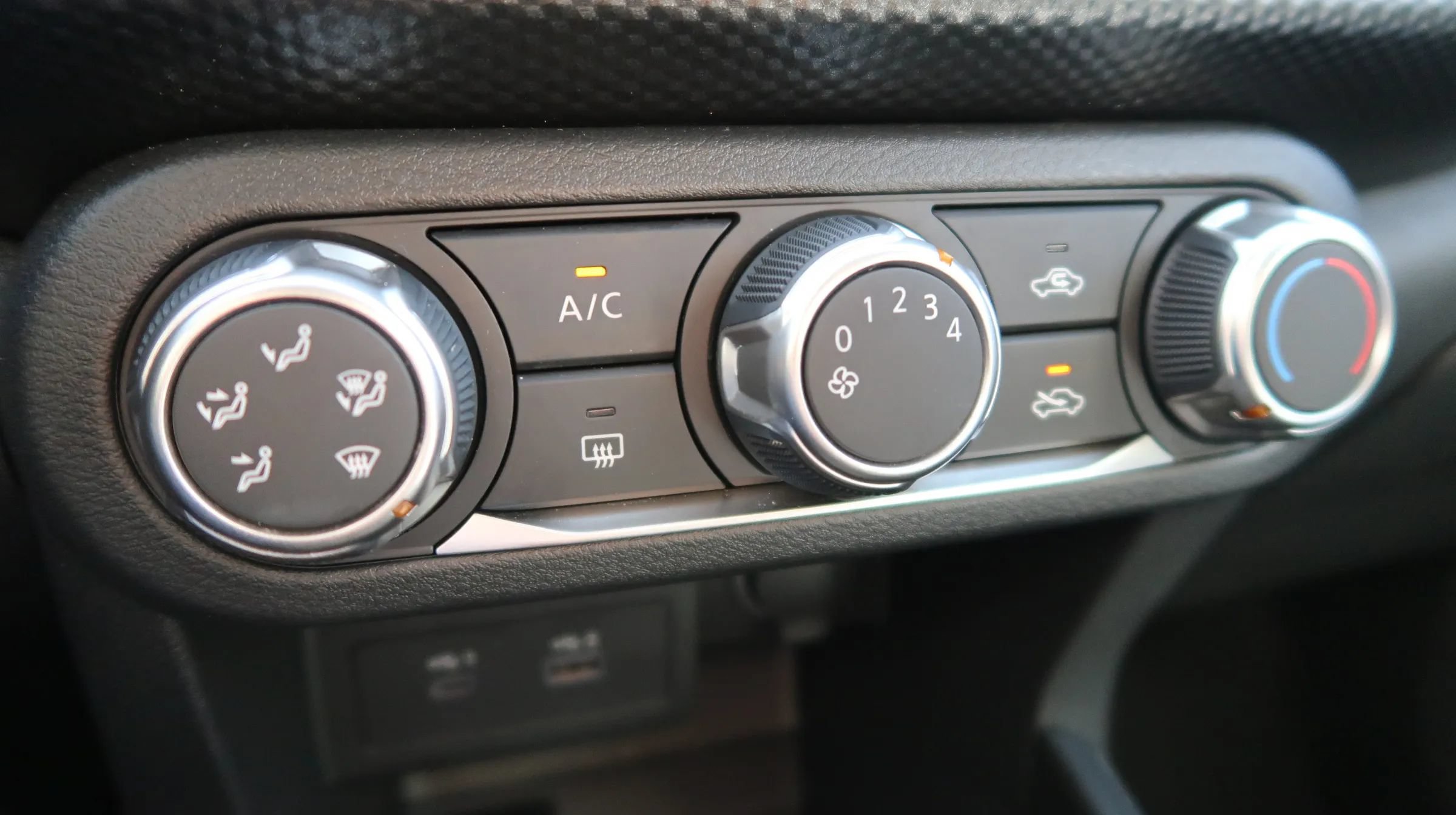 Used 2023 Nissan Kicks SV FWD image 33