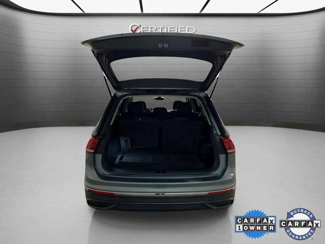 Used 2023 Volkswagen Tiguan SE w/ Panoramic Sunroof Package image 7
