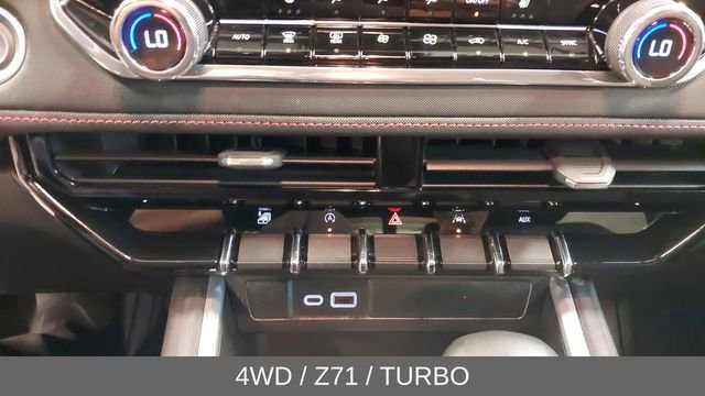 Used 2024 Chevrolet Colorado Z71 w/ Z71 Convenience Package 2 AWD/4WD image 29