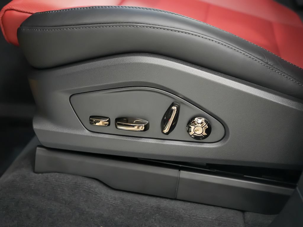 New 2026 Porsche Cayenne Electric AWD/4WD image 24
