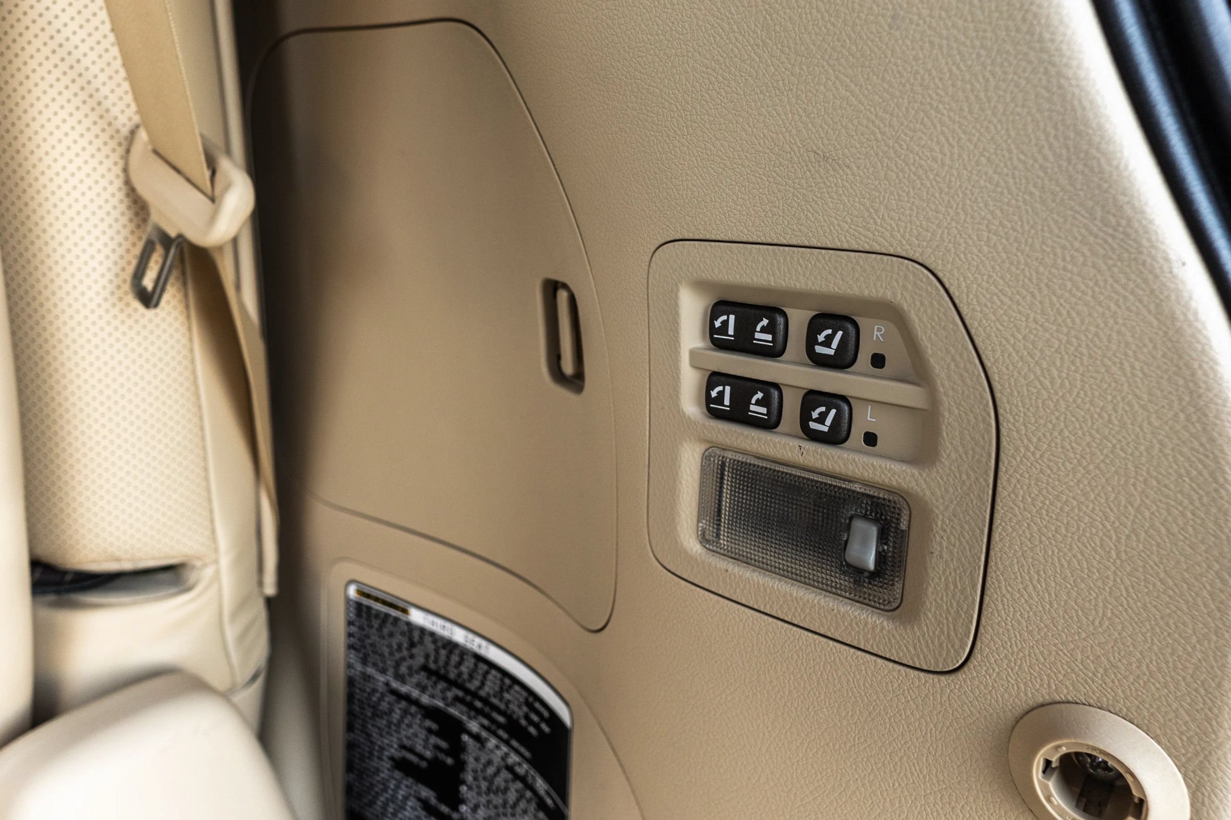 Used 2013 Lexus LX 570 4WD image 38
