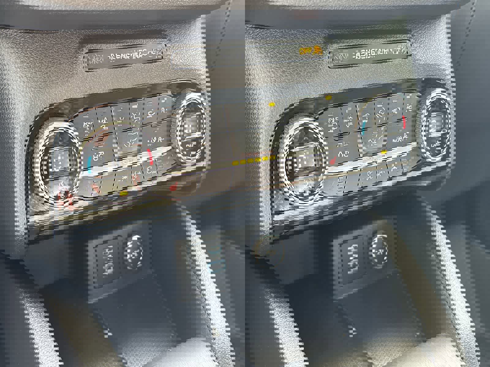 Used 2021 Ford Escape SEL w/ SEL Stealth AWD Package image 21