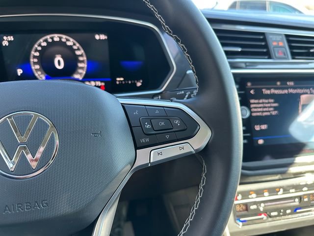 Used 2023 Volkswagen Tiguan SE w/ Panoramic Sunroof Package image 23