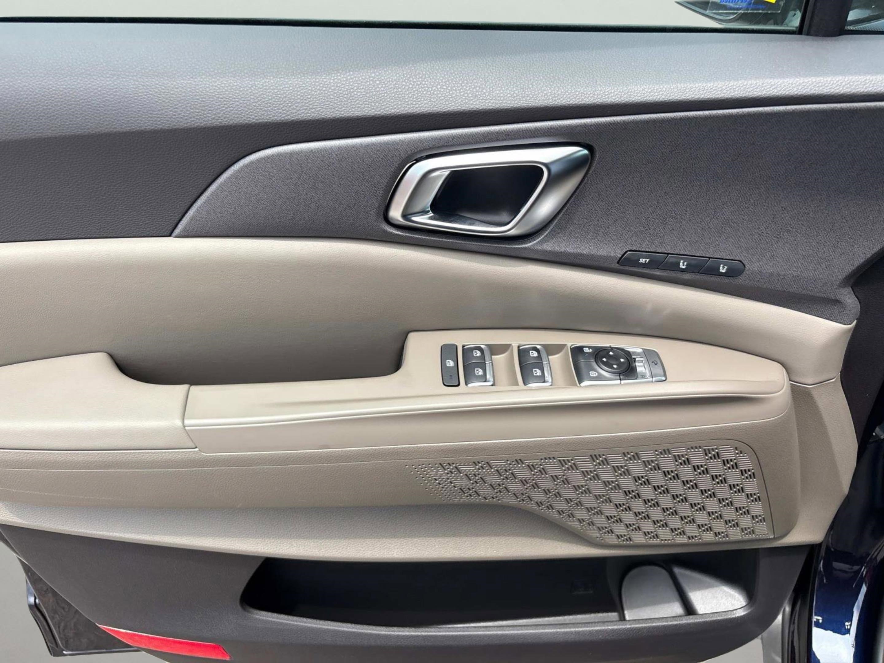 New 2026 Kia Carnival EX image 17