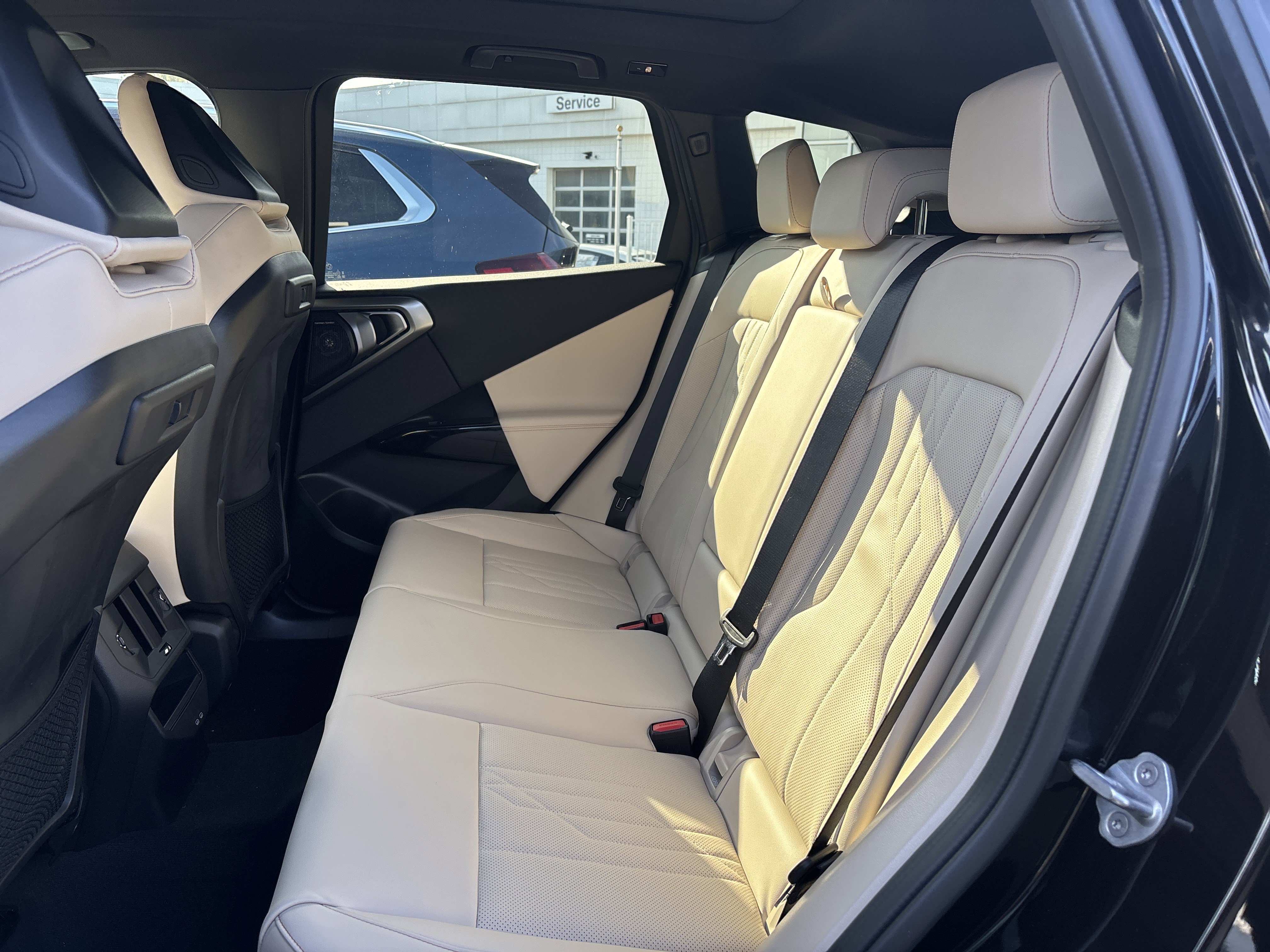 Used 2026 BMW X3 xDrive30 w/ Premium Package image 23